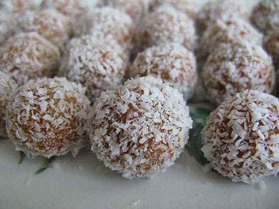 Elmalı Top Kurabiye Tarifi ve Malzemeleri